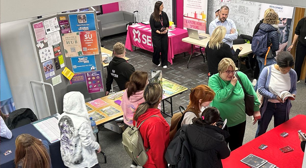 Picture of a crowd of students at a SERC HE Fair