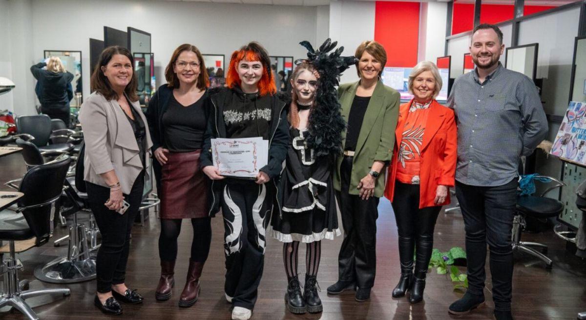 Picture of Hairdressing students, judges and teachers