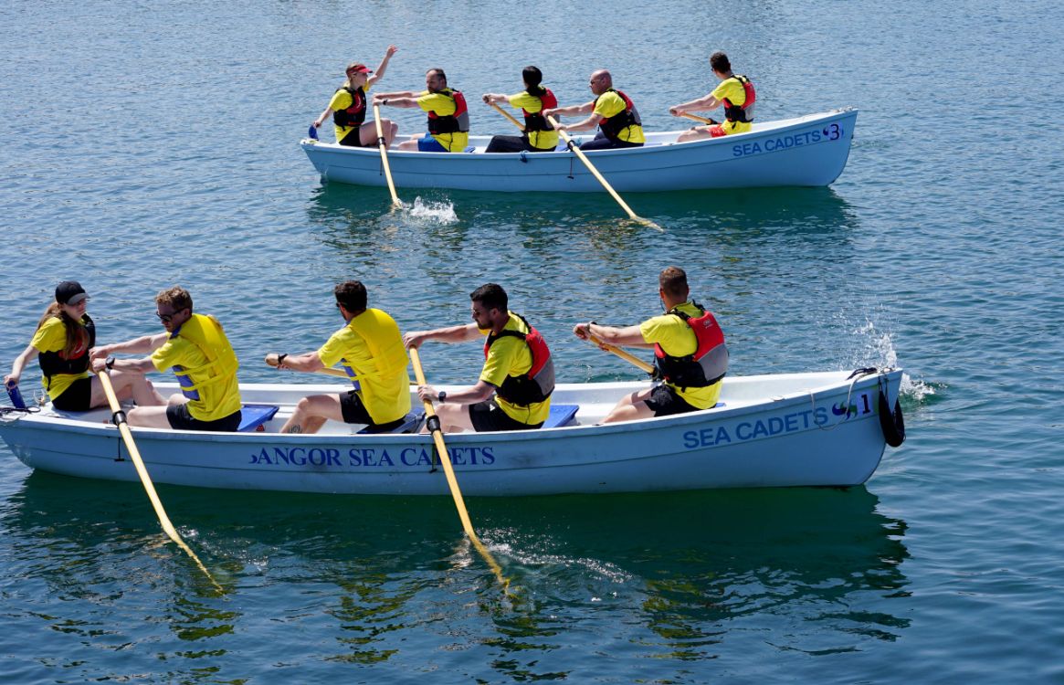 SERC Students and Staff participating in the rowing race.